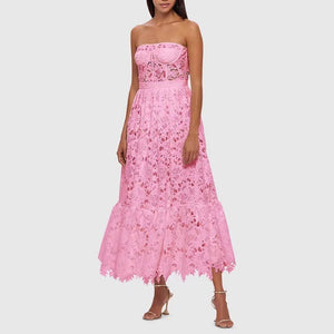 Bild in Slideshow öffnen, Rosafarbenes, besticktes Elegance Tube-Kleid
