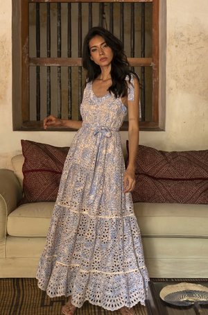 Miss June Lochspitz Kleid Teresa