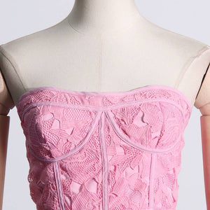 Rosafarbenes, besticktes Elegance Tube-Kleid