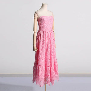 Rosafarbenes, besticktes Elegance Tube-Kleid