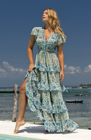 miss-june-icy-blau